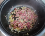 A picture of step 2 of Spaghetti with Cream Cheese Sauce.