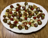 Foto del paso 3 de la receta: Ensalada de pepino, higos, mozzarella y tomate