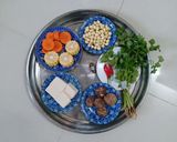 Hình bước làm 1 của món Canh đậu hủ hạt sen