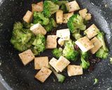 Foto del paso 3 de la receta: Pasta con salteado de tofu y brócoli