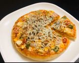 A picture of step 3 of Mayonnaise Paneer Cheese Pizza.