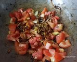 A picture of step 2 of Handi paneer.