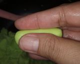 Foto langkah ke 4 dari resep Kue Ulat Daun.