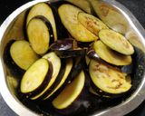 A picture of step 1 of Eggplant fry.