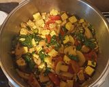 Gombás-spenótos-paradicsomos tofu recept fázis 3 fotója