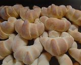 Foto del paso 5 de la receta: Medialunas dulces, sin manteca