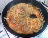 Foto langkah ke 6 dari resep Spaghetti Tomat Udang.