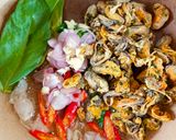 Foto langkah ke 2 dari resep Tumis Kerang Timun Telur Puyuh.