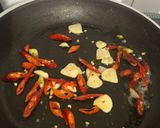 Foto langkah ke 2 dari resep Tumis timun kuah.
