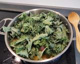 Foto del paso 7 de la receta: Garbanzos con rape y kale