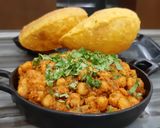 A picture of step 4 of Chana Tikka Masala.