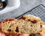 Foto langkah ke 16 dari resep Cranberries Sourdough Bread 77%.