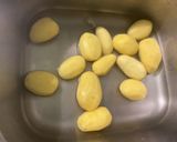 Une image de l'étape 1 de Purée de pommes de terre au beurre.