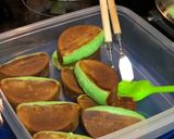 Foto langkah ke 5 dari resep Pukis pandan.