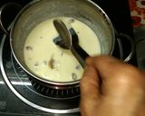 A picture of step 3 of Pista Kulfi.