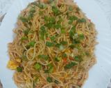 A picture of step 6 of Tomato chow mien.