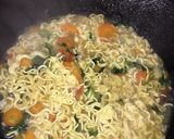 Foto langkah ke 2 dari resep Mie kuah sayur.