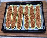 Hússal töltött cukkini-hajók (keto) recept fázis 4 fotója