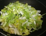 Foto del paso 6 de la receta Rollitos de tortilla con salsa de pimiento