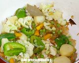 A picture of step 3 of Vegetable pulao recipe.