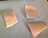Foto del passaggio 4 della ricetta Branzino in crosta di pistacchi e crema di piselli, basilico e menta