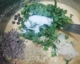 A picture of step 3 of Dahi Phulki.