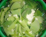 Foto langkah ke 1 dari resep Tumis Genjer Saos Tiram.