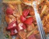 Foto langkah ke 5 dari resep Ayam woku manado (ayam kemangi).