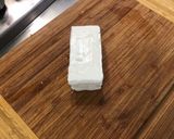 Une image de l'étape 1 de Roulés apéro au concombre, surimi et crème de feta.