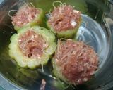 รูปขั้นตอนการทำที่ 2 ของ มะระยัดไส้หมูสับวุ้นเส้น