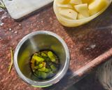 A picture of step 5 of Akhni pulav.