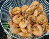 Foto langkah ke 3 dari resep Udang Saus Mentega.