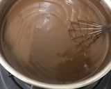 Gambar langkah 3 resipi Chocolate Mousse Cake.