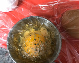 Foto del paso 1 de la receta: Huevos poché con salmón y judías