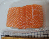 Foto del paso 5 de la receta: Salmón en salsa de naranja y marisco