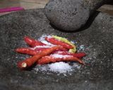 Foto langkah ke 5 dari resep Terong Bakar Sambal Tomat.