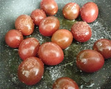Foto del paso 5 de la receta: Linguines de naranja salteados con trufa, mejillones con nata y mini kumatos asados