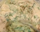 A picture of step 2 of Piyaz palak ke pakoray.