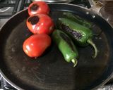Foto del paso 1 de la receta: Salsa tipo molcajete, en licuadora