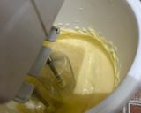 Foto langkah ke 2 dari resep Cupcake Mudah Simple.