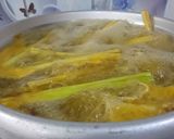 Hình bước làm 2 của món Bún bò sườn, tái, nạm