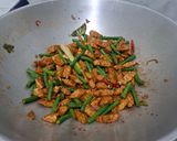 Foto langkah ke 6 dari resep Oseng Kacang Panjang Tempe Kecap.