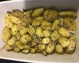 Une image de l'étape 5 de Pommes de terre rattes au jambon cru tête de moine ail et persil.