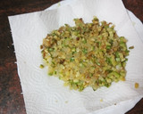 Foto del paso 1 de la receta: Tortilla de papas, calabacín, cebolla y chistorra