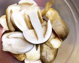Hình bước làm 1 của món Canh Rau Dền Nấm Rơm Chay