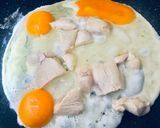 รูปขั้นตอนการทำที่ 2 ของ Chicken on Egg with Chocolate Croissant