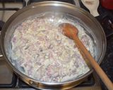 A picture of step 2 of Ham and mushroom baked pancake.