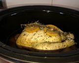 Foto del paso 5 de la receta: Pollo al limón, ajo y romero en olla lenta
