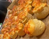 Hűtőben kelesztett sajtos-tejfölös pogácsa recept fázis 9 fotója