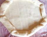 Une image de l'étape 1 de Pizza 🍕 crousti crème fraîche lardons fromage et poulet fumé.